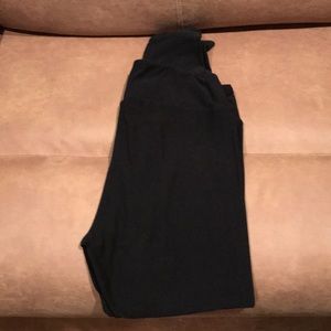 Black tall and curvy Lularoe leggings